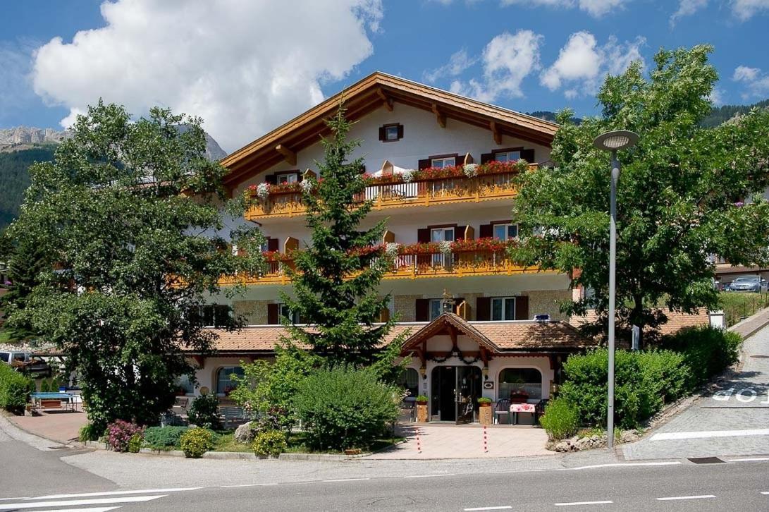 Hotel Cristallo Vigo di Fassa Ngoại thất bức ảnh